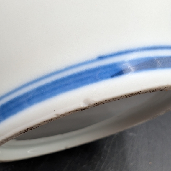 Vintage Japanese Blue & White Hand Painted Floral Tobe Vase, Black Rim - Picture 8 of 12